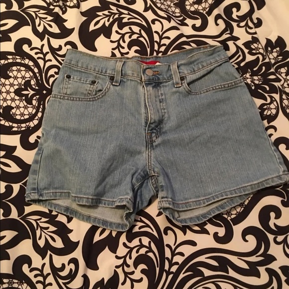 Levi’s Low Rise Boyfriend Denim Shorts